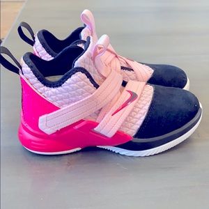 Girls Lebron James Soldier Shoes.